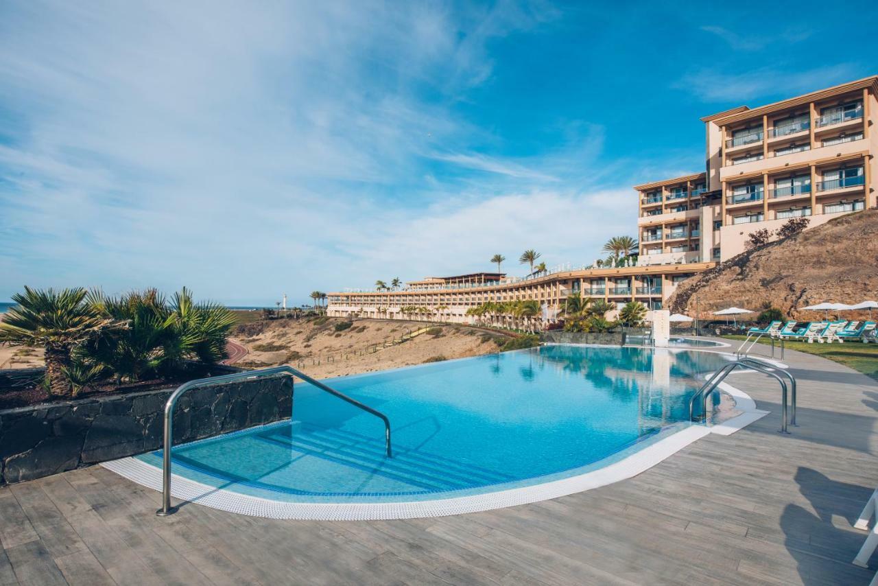 Iberostar Waves Playa Gaviotas Hotel 4*